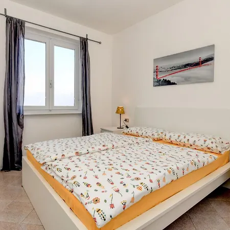 Appartamento 'casa Lena By Interhome *